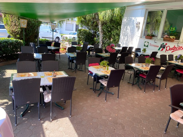 Sonnige Terrasse Italienisches Restaurant Bonn